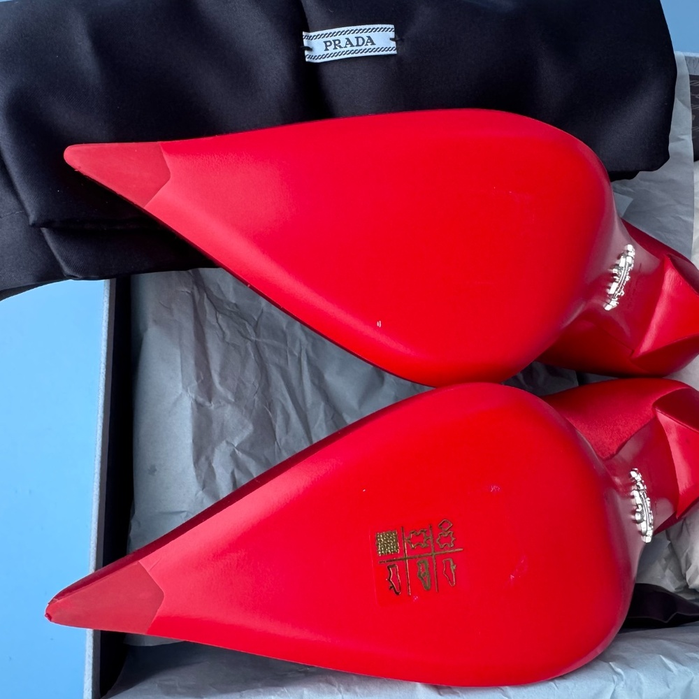 New Authentic PRADA Red Silk Pumps - Size US 7/EU 37 - Luxe Design - Orig box + - Picture 8 of 16